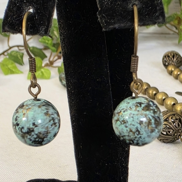 VCLM Nordstrom Gold with Faux Stone Long Necklace Earrings Set - Picture 8 of 10